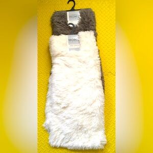 NWT blanket Shag throw HOME super soft and cozy 100% polyester